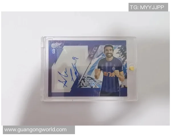 球星卡足球横版设计创意与潮流趋势探析 球星卡足球横版设计创意与潮流趋势探析